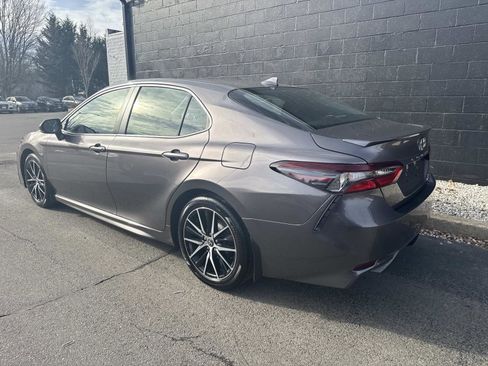 Used 2023 Toyota Camry SE w/ Cold Weather Package image 7