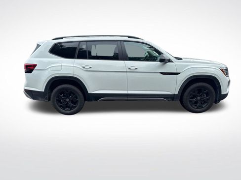 Certified 2025 Volkswagen Atlas Peak Edition SE AWD/4WD image 7