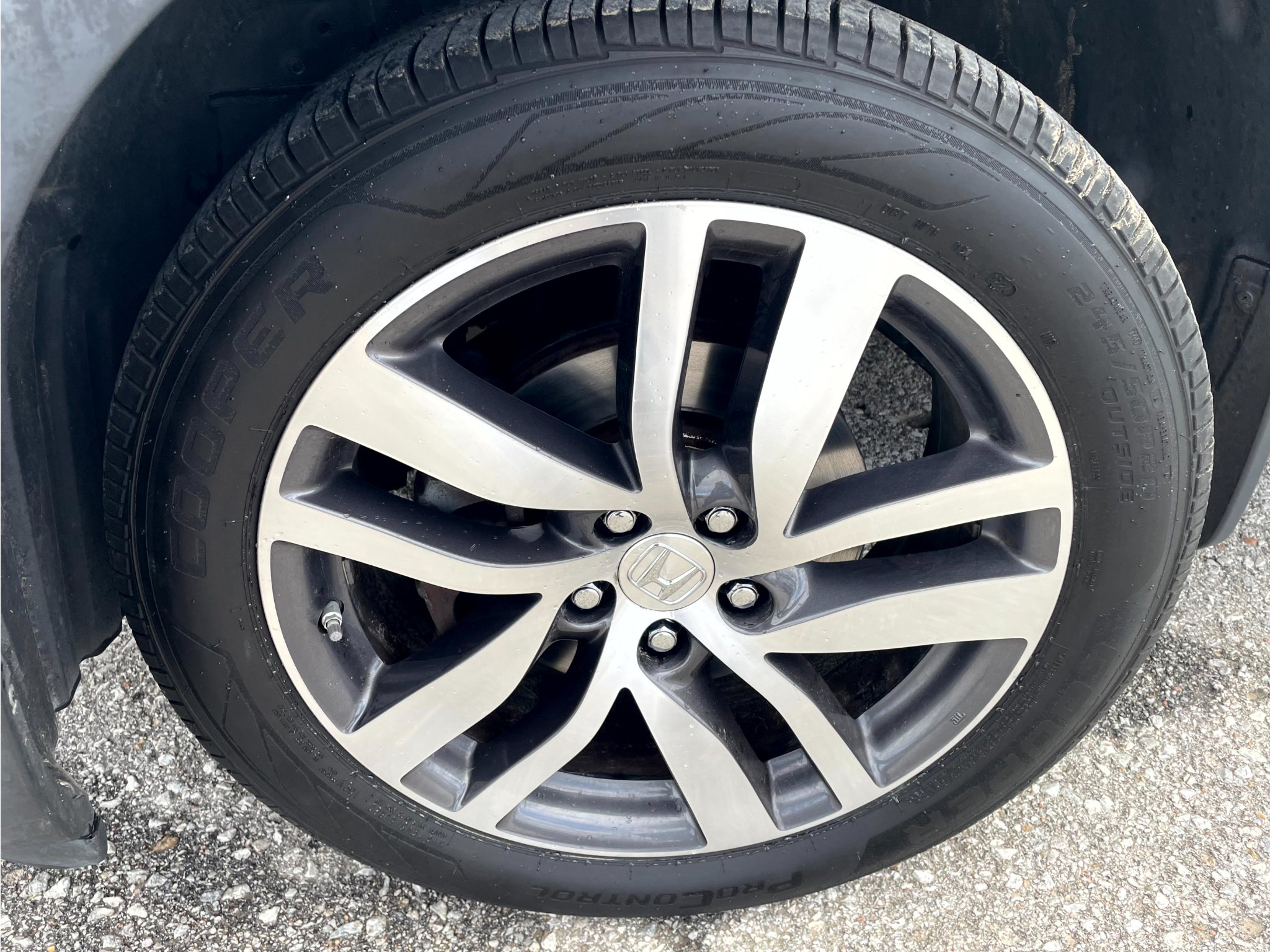 Used 2017 Honda Pilot Touring image 4