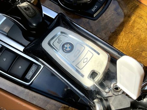 Used 2014 BMW 750Li image 14