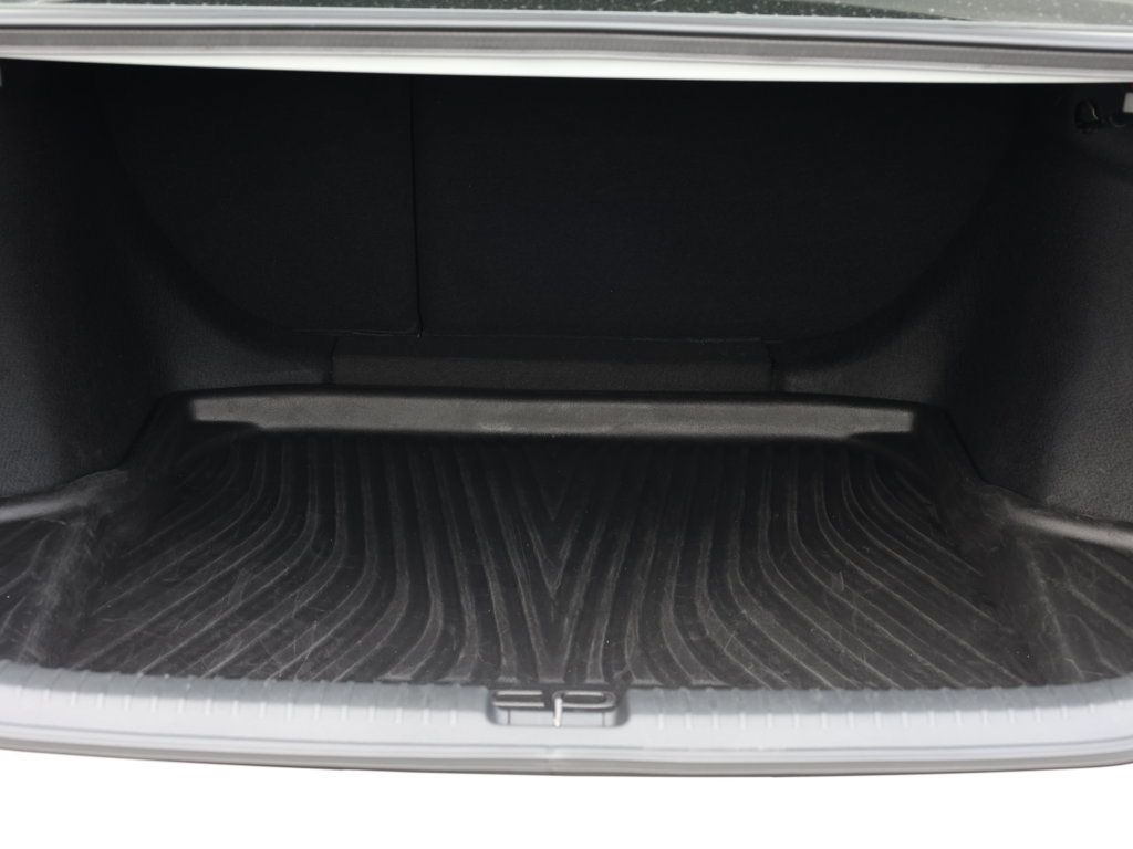 Used 2025 Honda Accord SE image 8