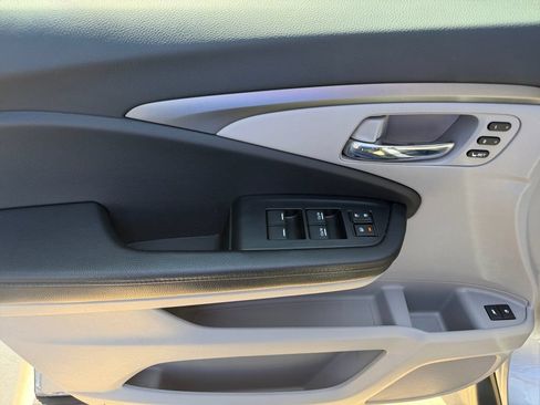 Used 2020 Honda Pilot EX-L image 11