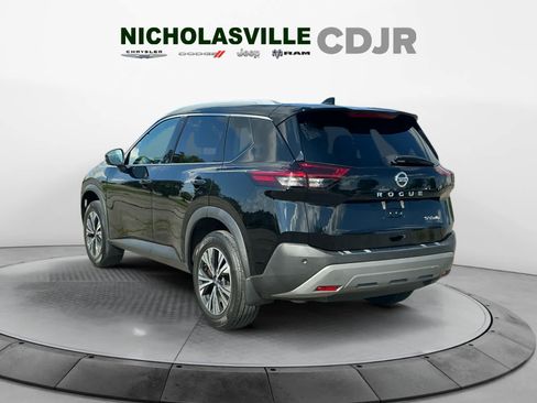 Used 2021 Nissan Rogue SV w/ Premium Package AWD/4WD image 3