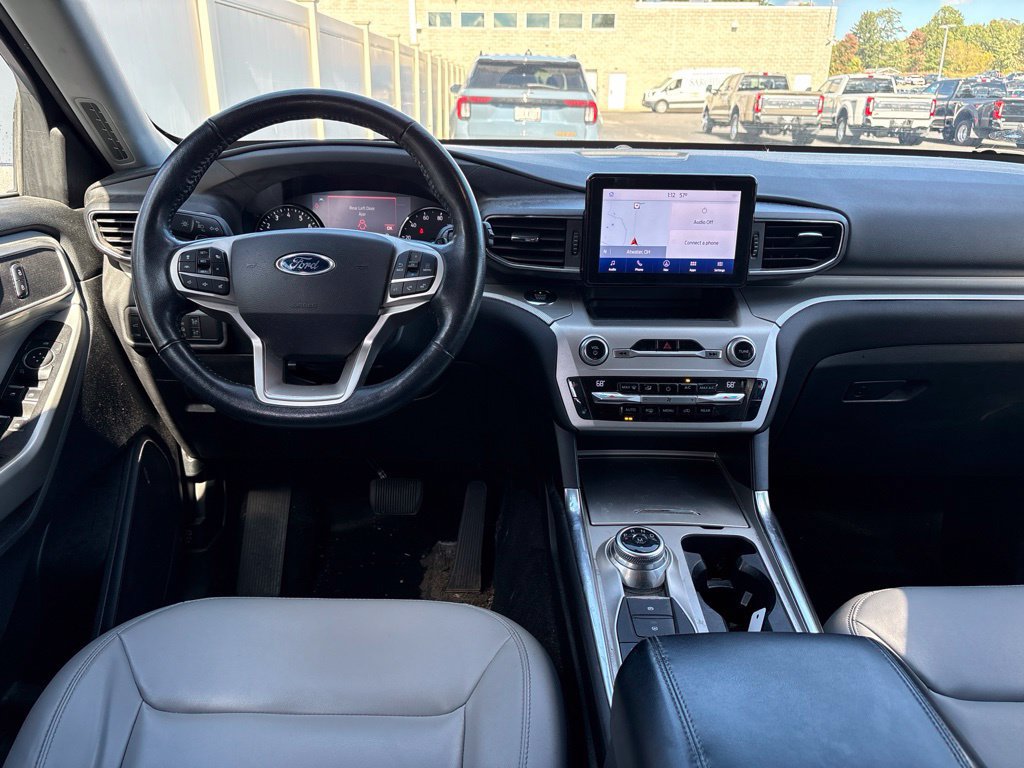 Used 2021 Ford Explorer XLT w/ Equipment Group 202A AWD/4WD image 8