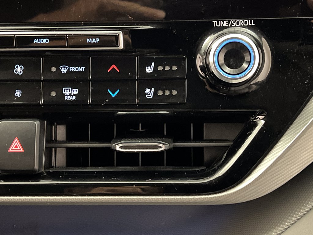 Used 2020 Toyota Highlander Platinum FWD image 65