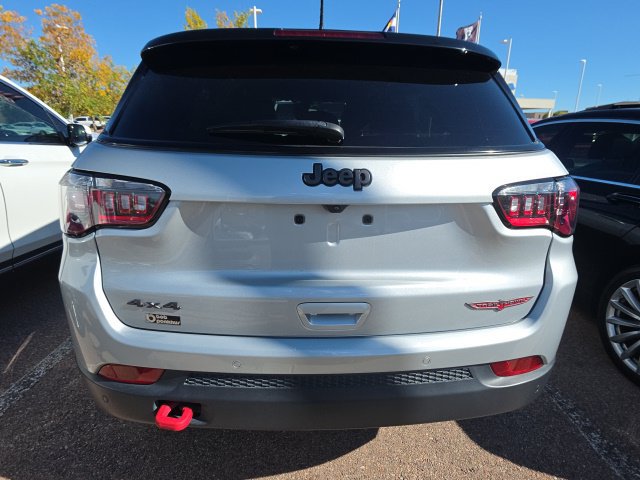 Used 2024 Jeep Compass Trailhawk AWD/4WD image 13