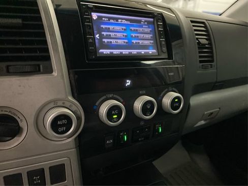 Used 2009 Toyota Sequoia SR5 AWD/4WD image 32