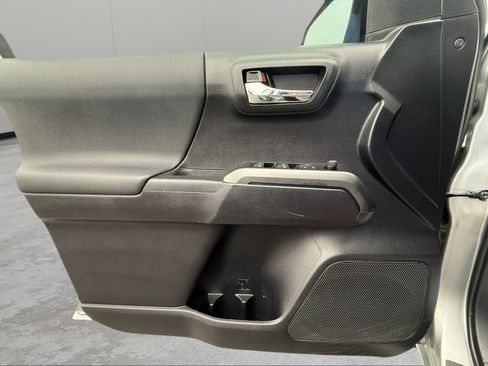 Used 2020 Toyota Tacoma TRD Off-Road image 26