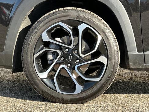 Used 2025 Chevrolet Trax RS w/ Driver Confidence Package image 21