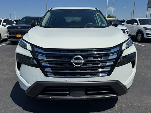 Used 2025 Nissan Rogue S FWD image 9