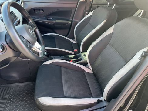 Used 2021 Nissan Versa SV image 14