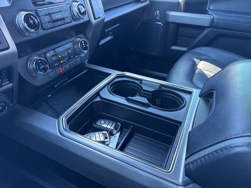 Certified 2020 Ford F450 Platinum w/ FX4 Off-Road Package image 22