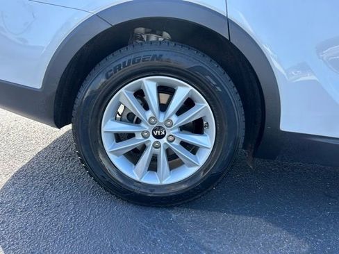 Used 2020 Kia Sorento LX image 7