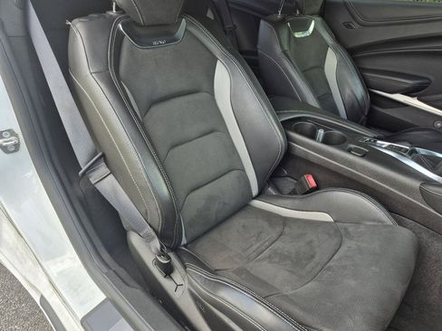 Used 2019 Chevrolet Camaro SS RWD image 19