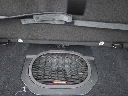 Used 2025 Jeep Wrangler Sport image 30