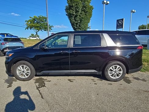 Certified 2023 Kia Carnival LX FWD image 9