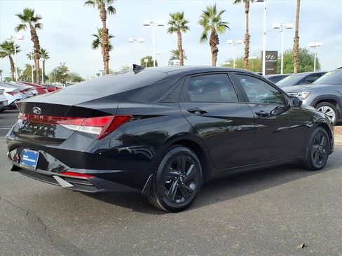 Certified 2023 Hyundai Elantra SEL image 5