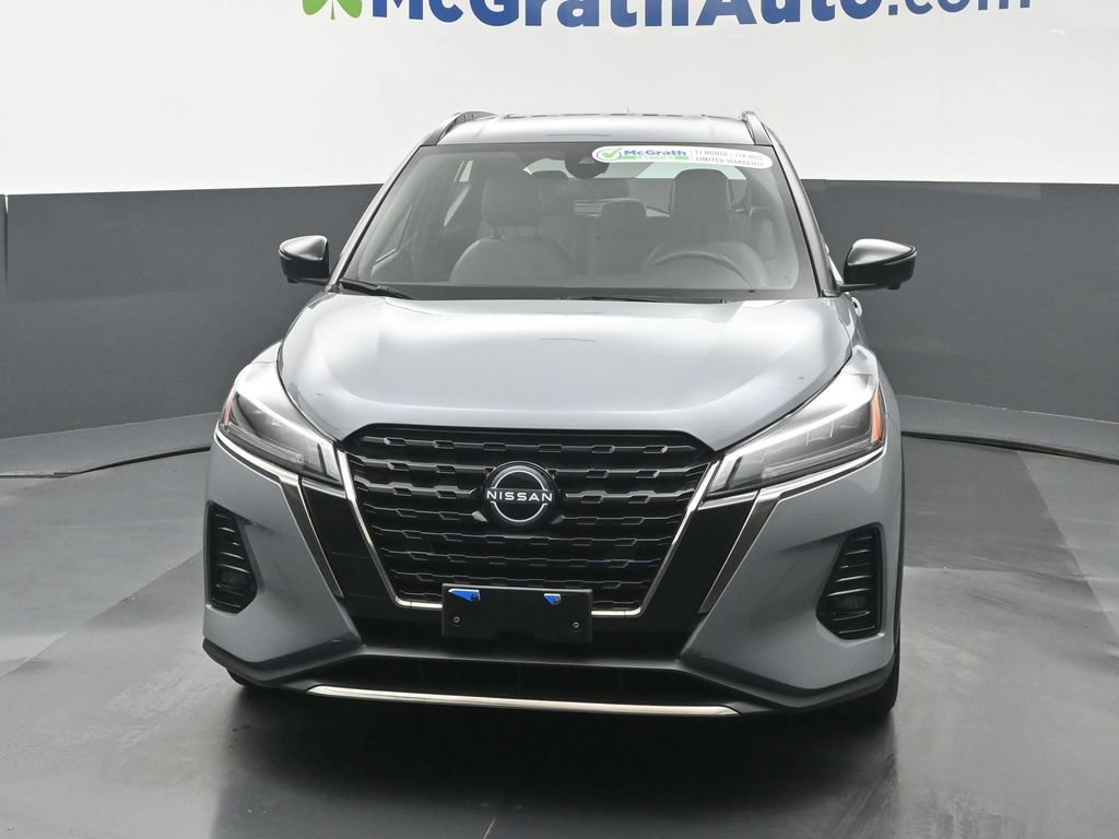 Used 2023 Nissan Kicks SR w/ SR Premium Package FWD image 6