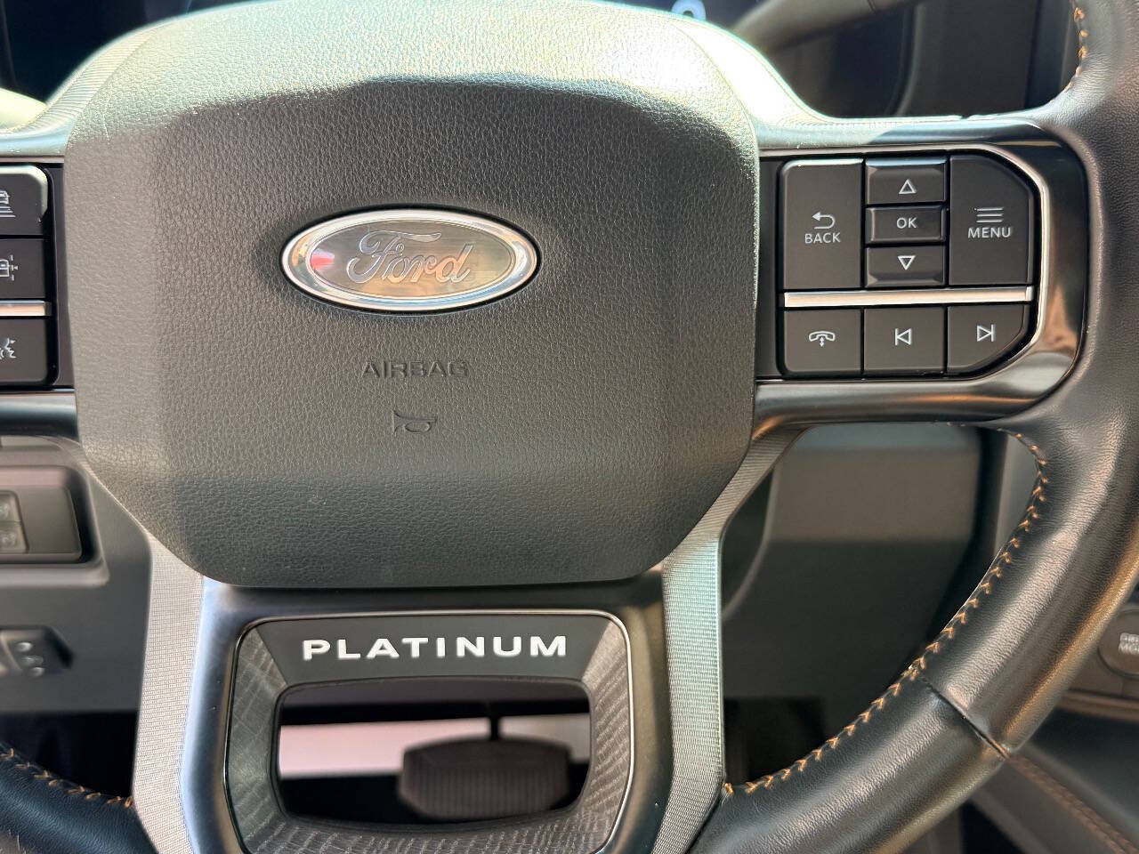 Used 2023 Ford F450 Platinum w/ FX4 Off-Road Package AWD/4WD image 28