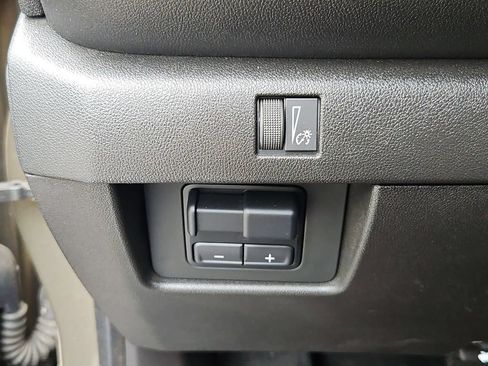 Used 2025 Chevrolet Colorado Trail Boss AWD/4WD image 18