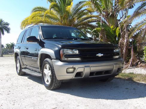 Used 2003 Chevrolet TrailBlazer LTZ image 10