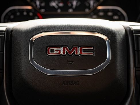 Used 2020 GMC Sierra 1500 AT4 w/ Off-Road Performance Package image 32