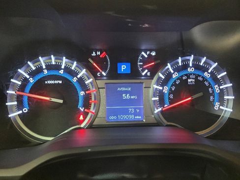 Used 2018 Toyota 4Runner TRD Off-Road AWD/4WD image 23