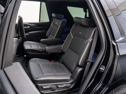 Used 2024 Cadillac Escalade Sport w/ LPO, ONYX Package image 20