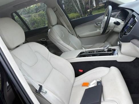 Used 2023 Volvo XC90 B6 Ultimate w/ Lounge Package AWD/4WD image 14