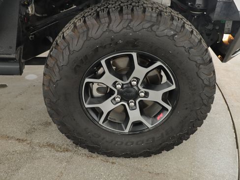 Used 2018 Jeep Wrangler Unlimited Rubicon image 10