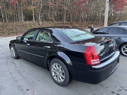 Used 2009 Chrysler 300 C image 7