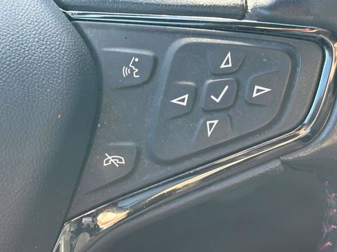 Used 2022 Chevrolet Equinox RS w/ RS Leather Package image 23