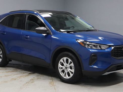 Used 2023 Ford Escape Active AWD/4WD image 1