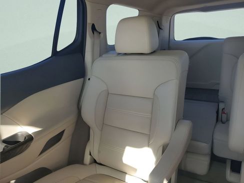 Used 2020 GMC Acadia Denali w/ Technology Package image 12