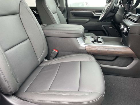 New 2026 GMC Sierra 3500 SLT w/ SLT Premium Package image 28