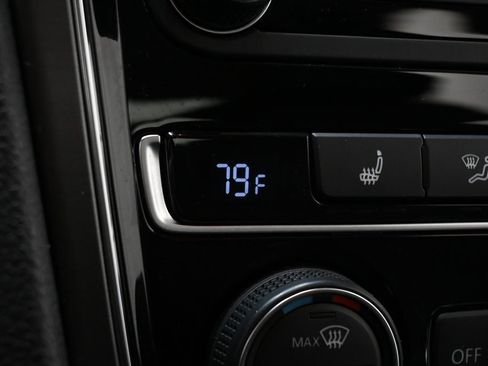 Used 2017 Volkswagen Passat 1.8T R-Line image 32