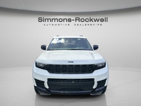 Used 2024 Jeep Grand Cherokee L Laredo AWD/4WD image 6