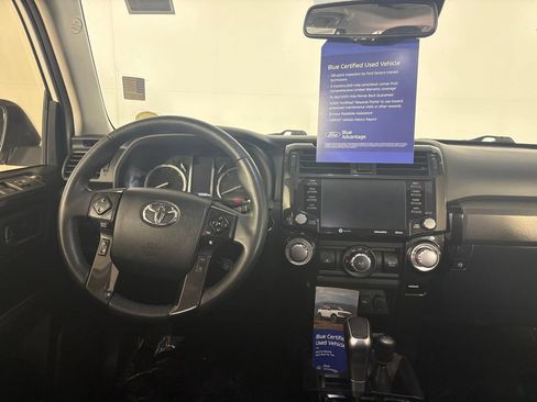 Used 2020 Toyota 4Runner TRD Off-Road Premium w/ Moonroof Package AWD/4WD image 28