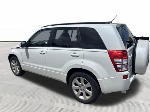 Used 2011 Suzuki Grand Vitara Limited AWD/4WD image 4