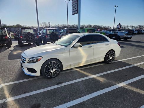 Used 2018 Mercedes-Benz C 300 4MATIC Sedan image 13