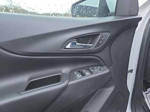 Used 2020 Chevrolet Equinox LT image 11