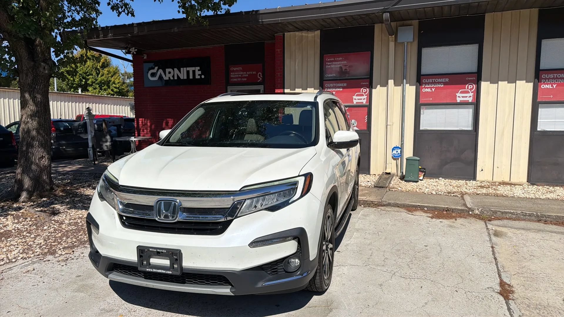 Used 2019 Honda Pilot Touring image 1