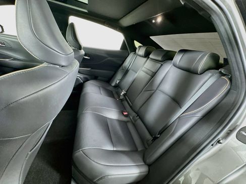 Certified 2023 Toyota Crown Platinum AWD/4WD image 17