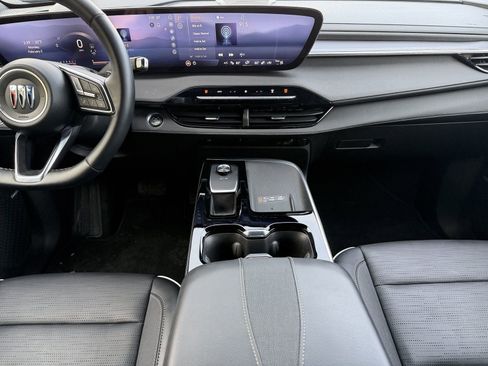 Used 2025 Buick Enclave Sport Touring image 19