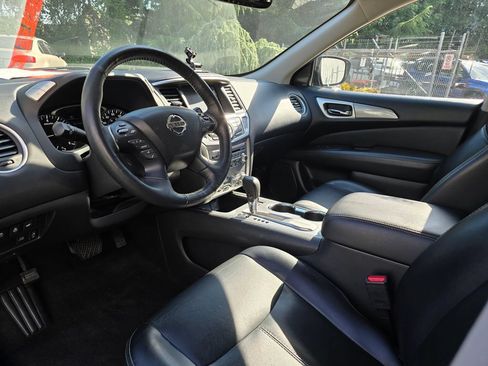 Used 2020 Nissan Pathfinder SL FWD image 9