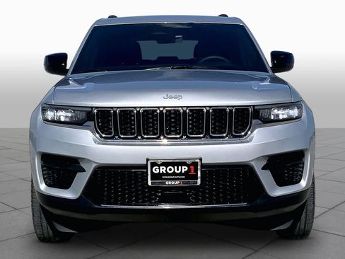 Used 2025 Jeep Grand Cherokee Laredo w/ MOPAR Finishing Package RWD image 4