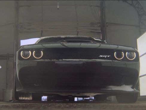 Used 2015 Dodge Challenger SRT Hellcat image 5