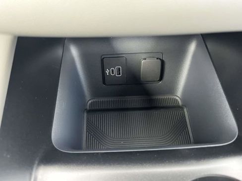 New 2026 Ford Explorer Active RWD image 12