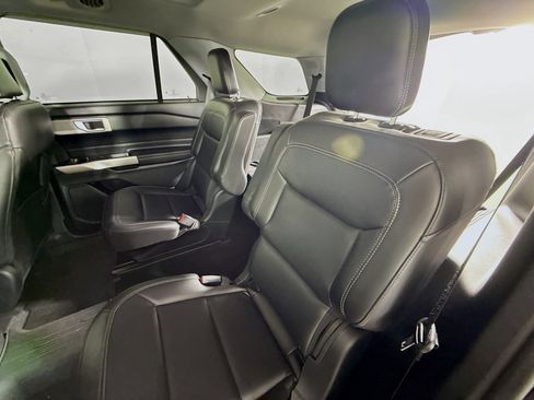 Used 2023 Ford Explorer XLT w/ Equipment Group 202A image 30