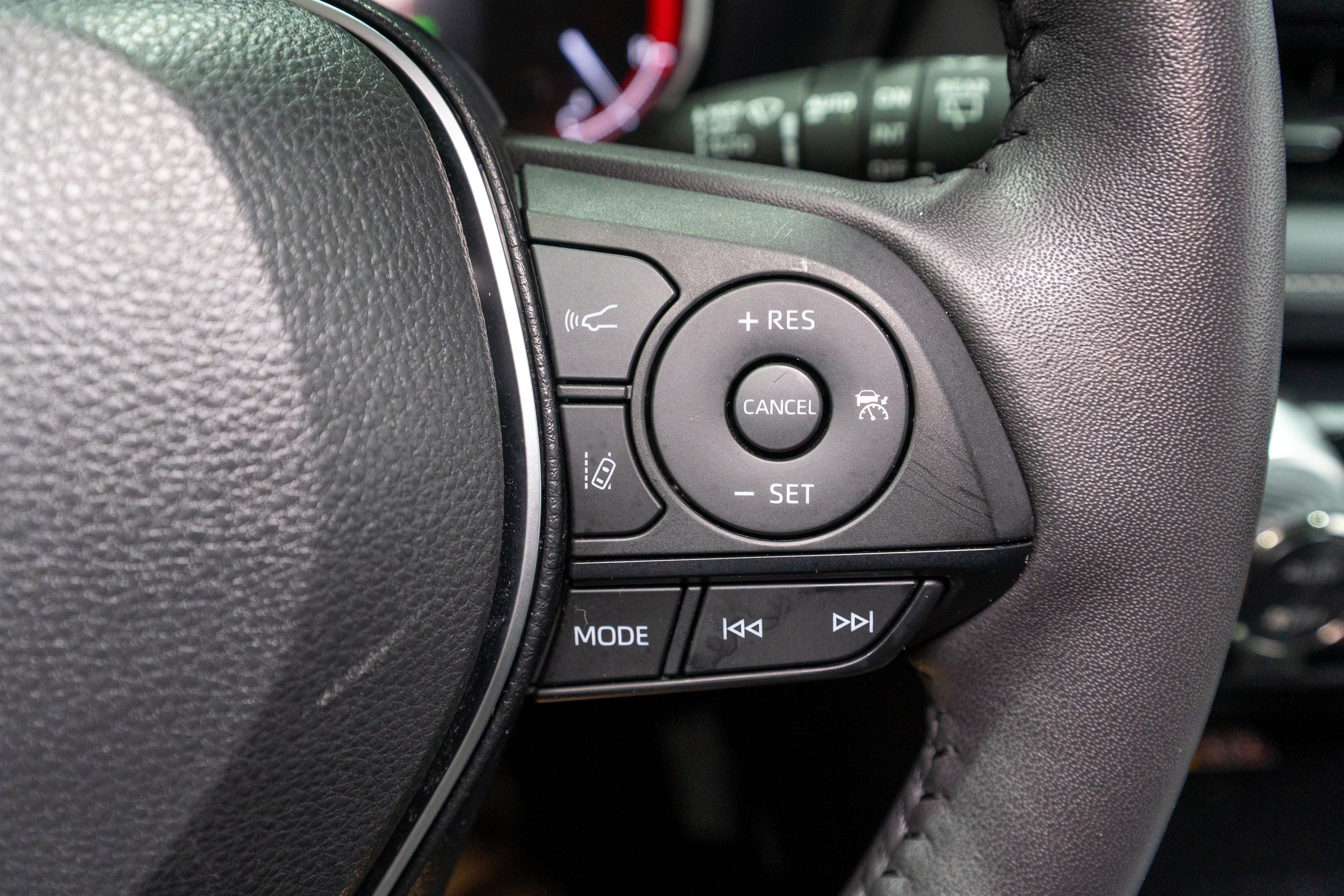 Used 2025 Toyota RAV4 XLE Premium w/ Weather Package FWD image 26